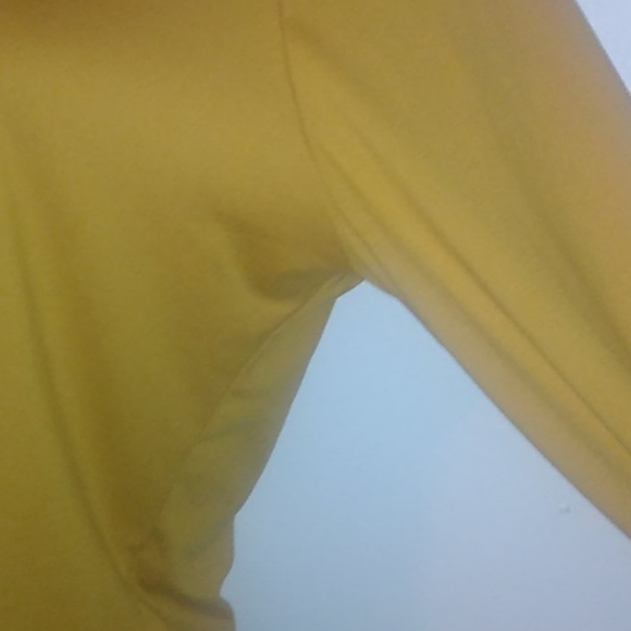 Crop top - Picture 3 of 3